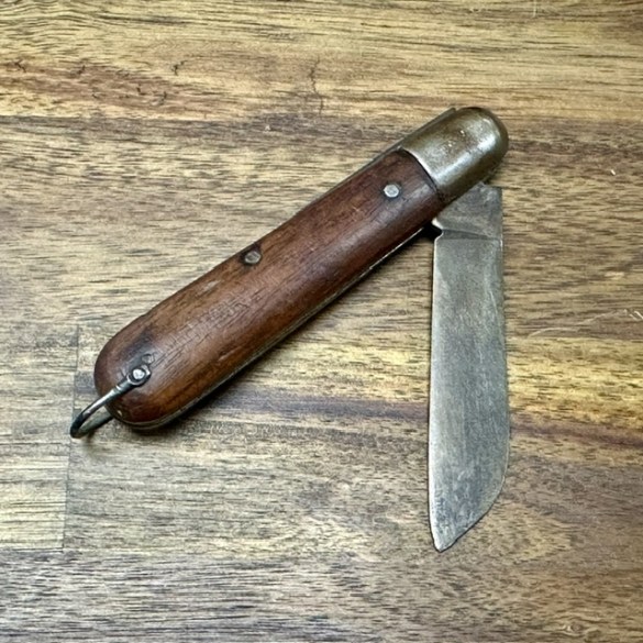 pocket knife 